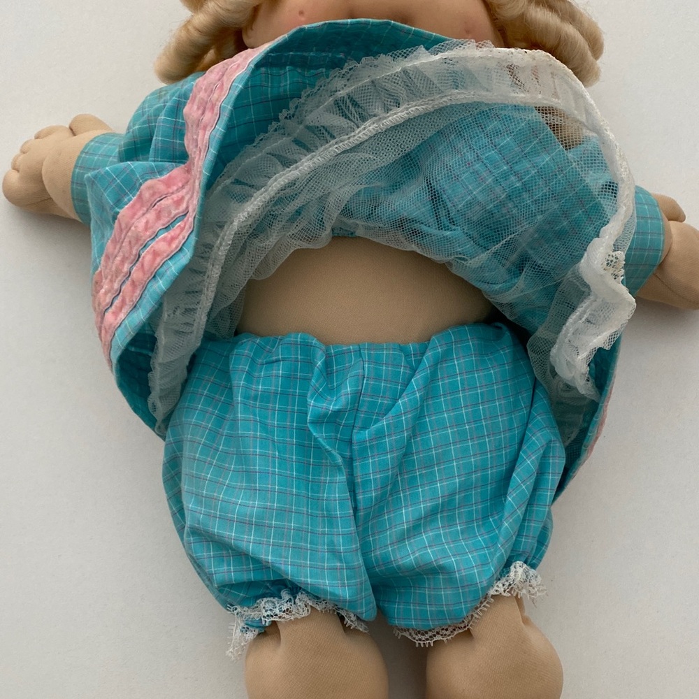Cabbage Patch Doll curly Blonde hair and blue eyes Vintage 1985 - Picture 6 of 10